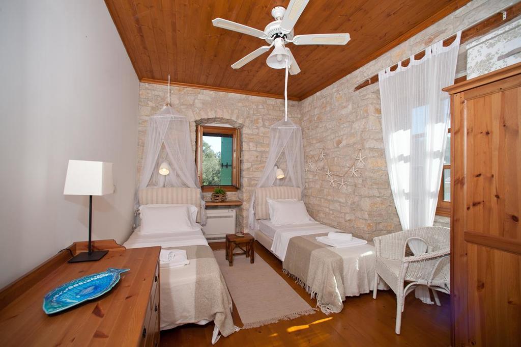 Kiparissi Villa Kourtaiika Dış mekan fotoğraf