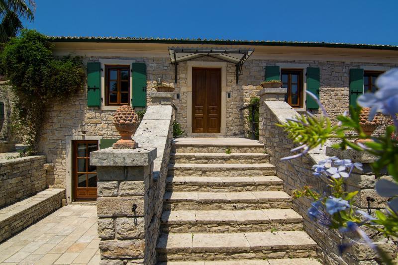 Kiparissi Villa Kourtaiika Dış mekan fotoğraf