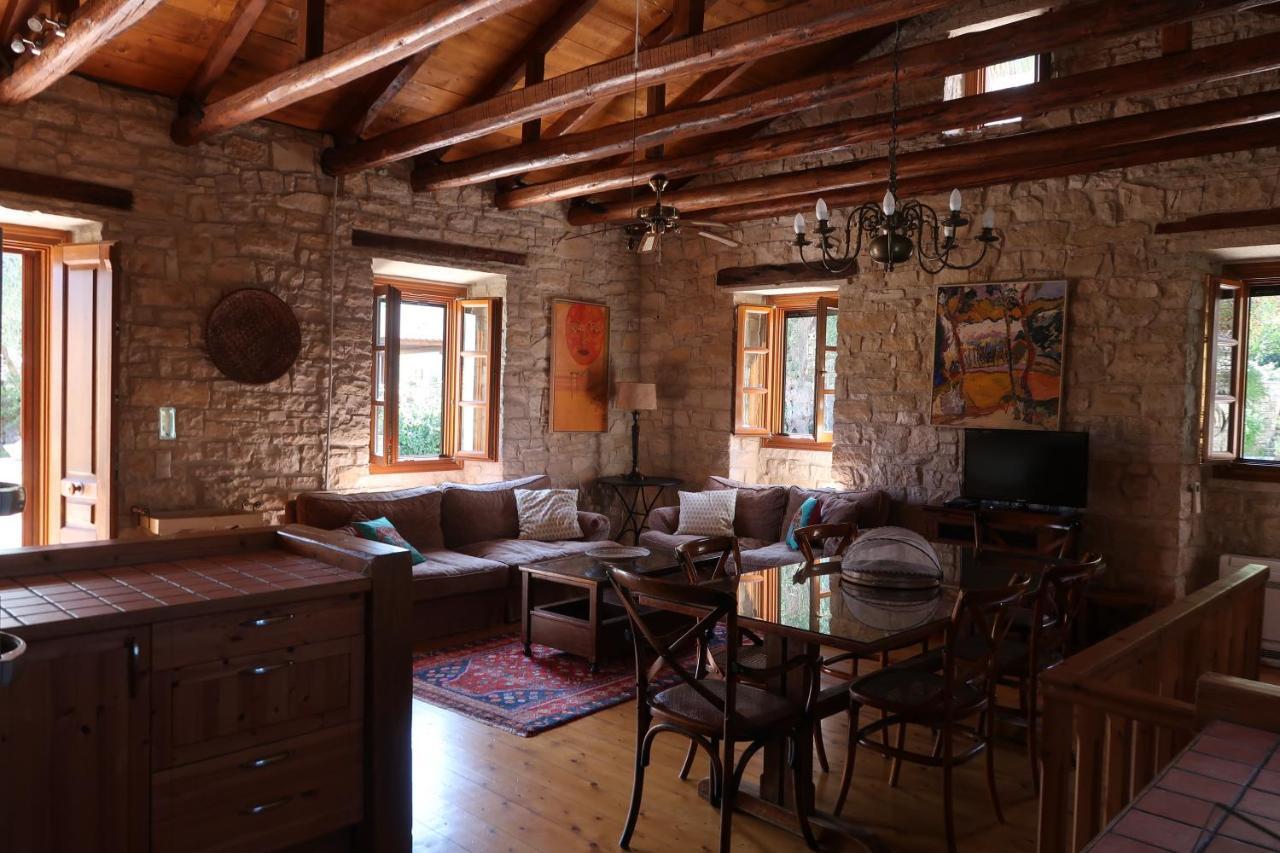 Kiparissi Villa Kourtaiika Dış mekan fotoğraf